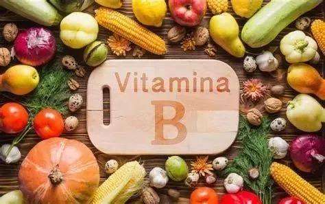 Какова связь между витамином B9 и фолиевой кислотой?